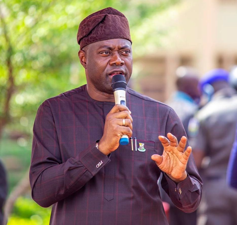 makinde-inaugurates-nigerian-breweries-solar-power-plant-in-ibadan