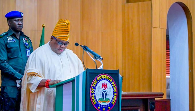 ‘Imole Bus’ Scheme: Gov. Adeleke Rolls Out Buses As Subsidy Palliatives