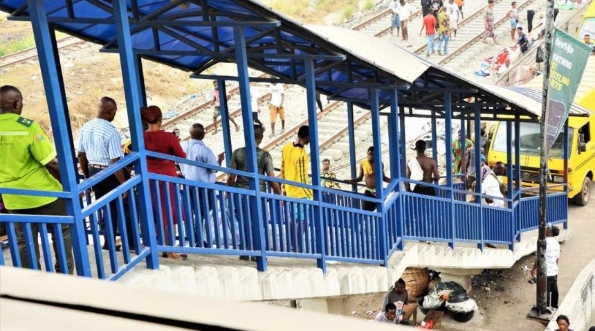 Government Dislodge Miscreants, Beggars Occupying Pedestrian Bridges