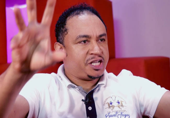 Daddy Freeze Alleges 2Face’s New Lover is an Honorable Member